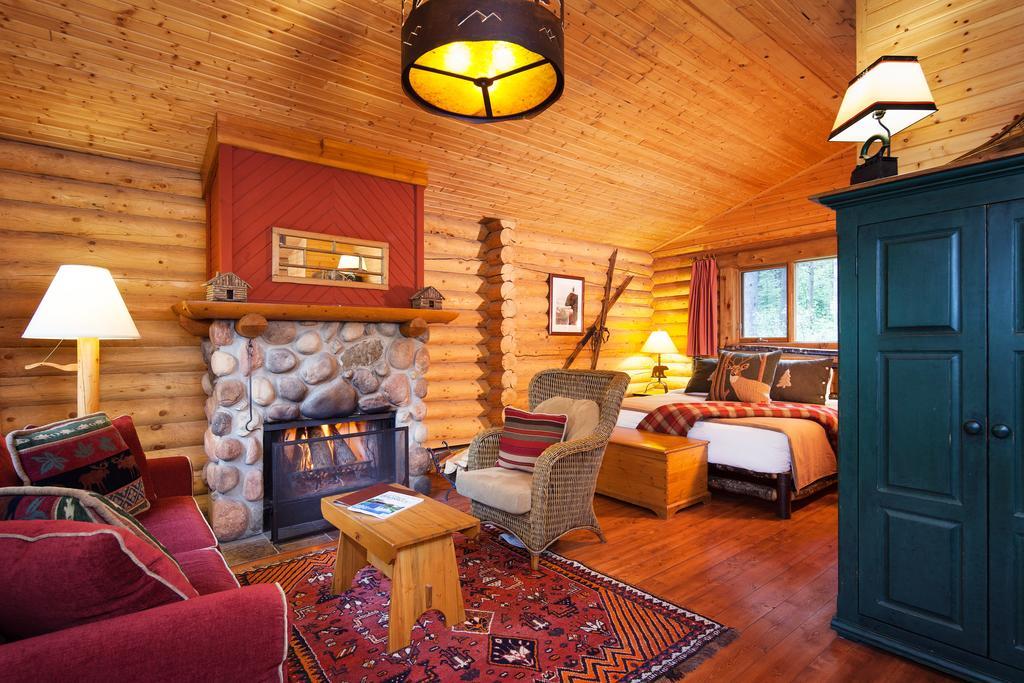 Cathedral Mountain Lodge Field Exteriér fotografie