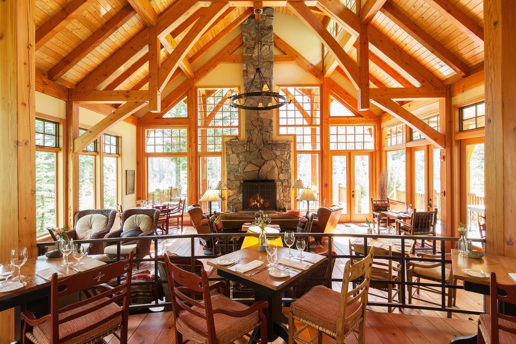 Cathedral Mountain Lodge Field Exteriér fotografie
